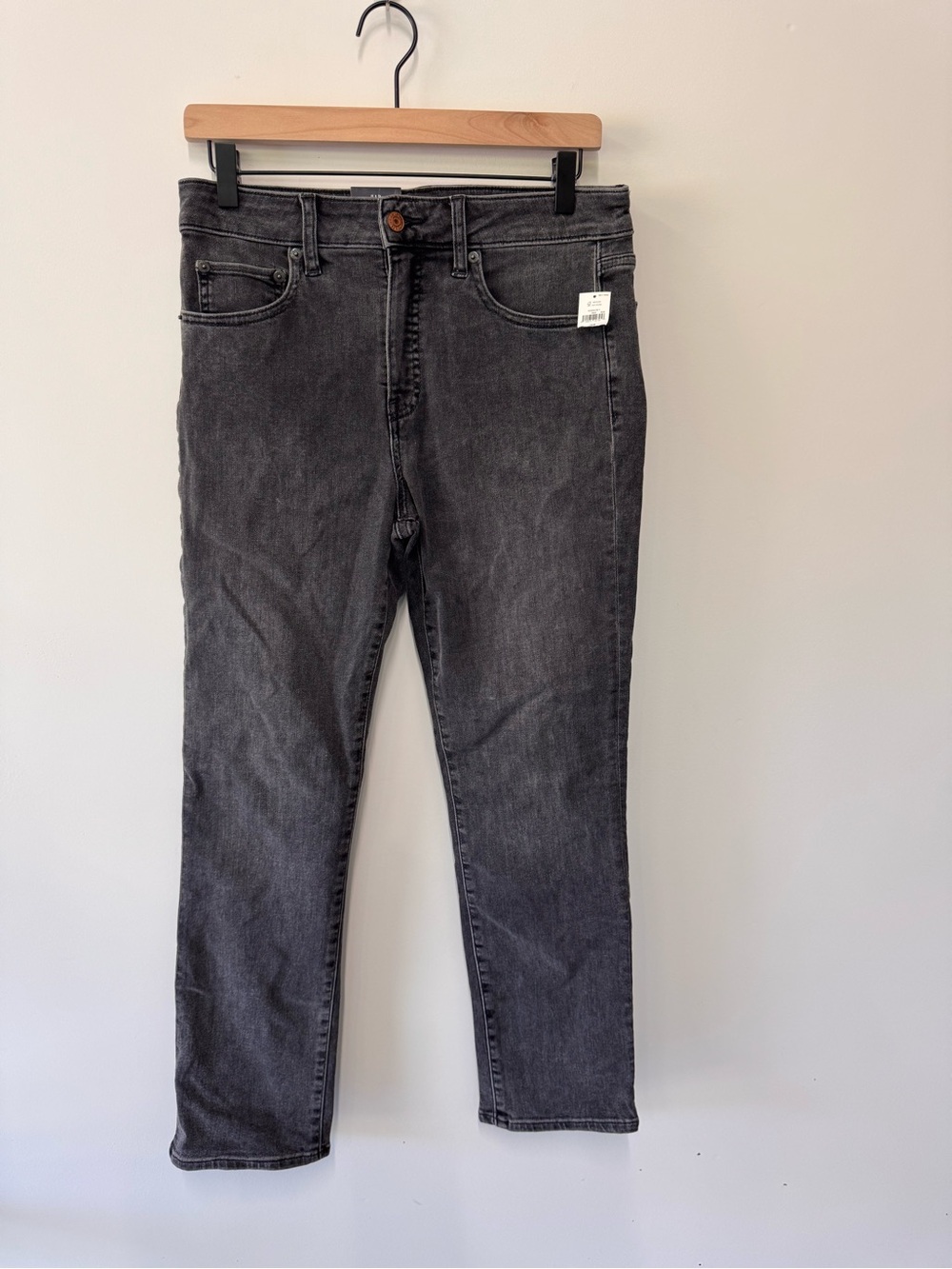 New with Tags GAP Women's Straight Leg Jeans in Washed Black Size 8R